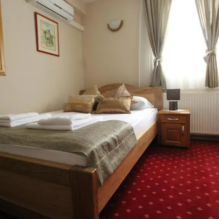 In Guest - Pansion Stari Grad With Mountain View Pensionat Sarajevo