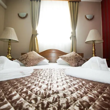 In Guest - Pansion Stari Grad With Mountain View